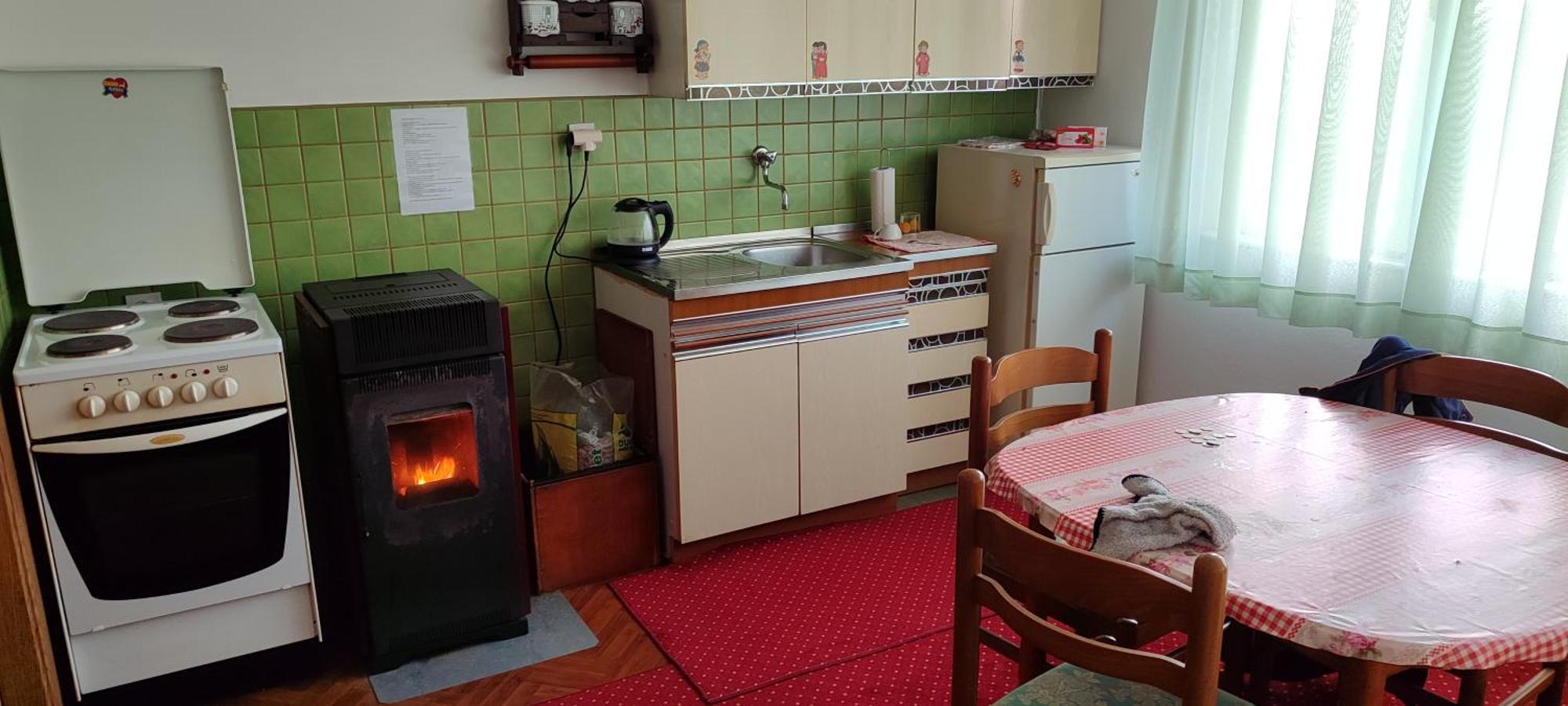 Station Apartment *